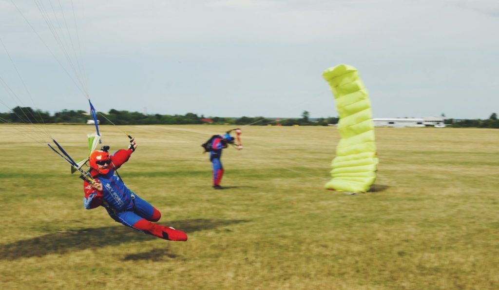 Skydive instruction